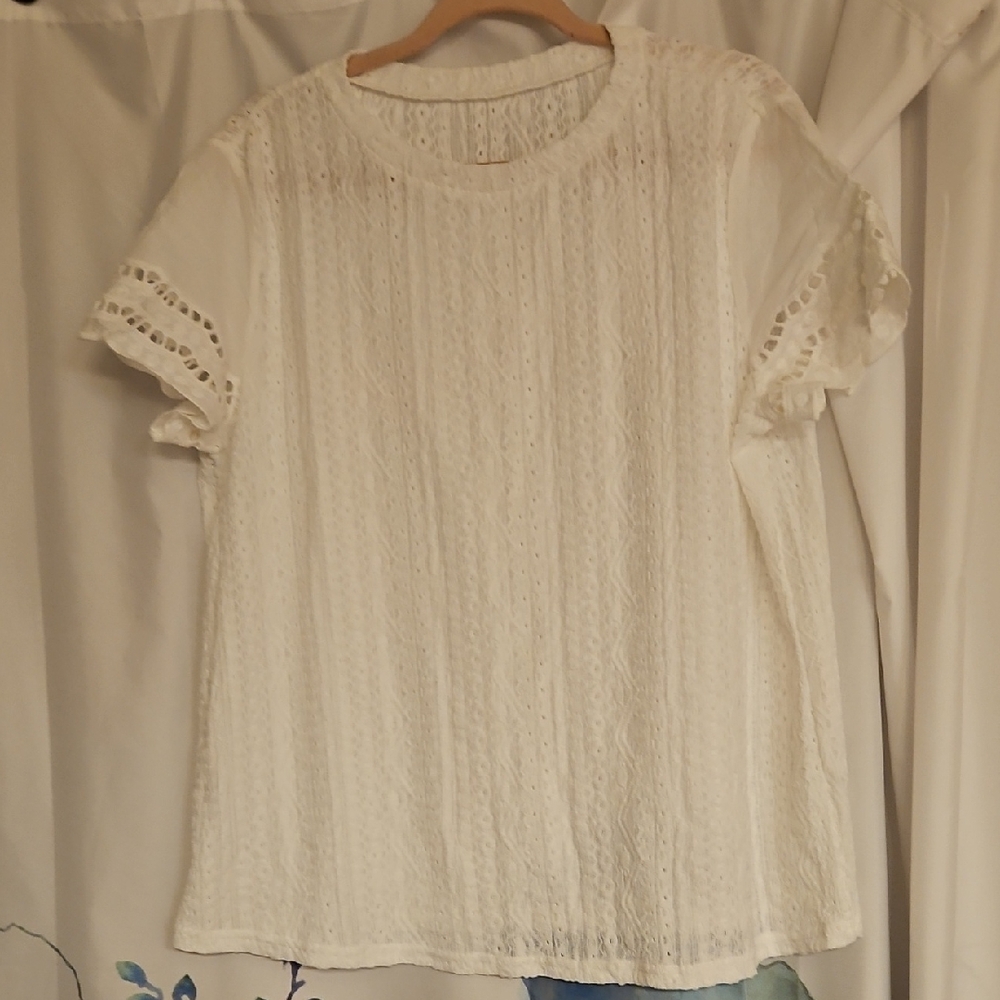 New Chic White Eyelet Women's Blouse